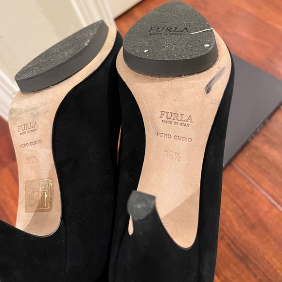Furla Black Suede Pumps Great Condition - Picture 9 of 11
